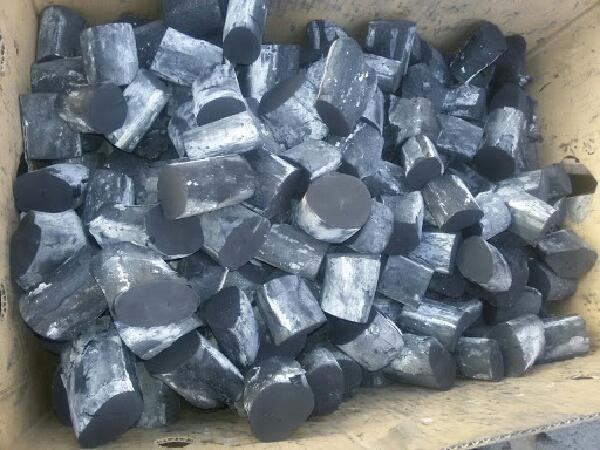 فروش ویژه زغال بلوط با قیمت استثنایی در بازار کرمانشاه